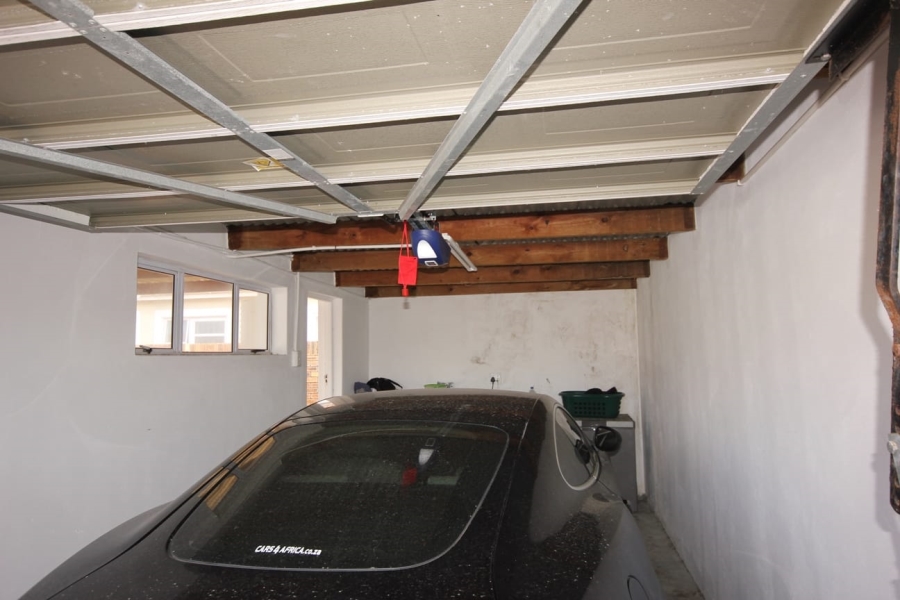 2 Bedroom Property for Sale in Muizenberg Western Cape